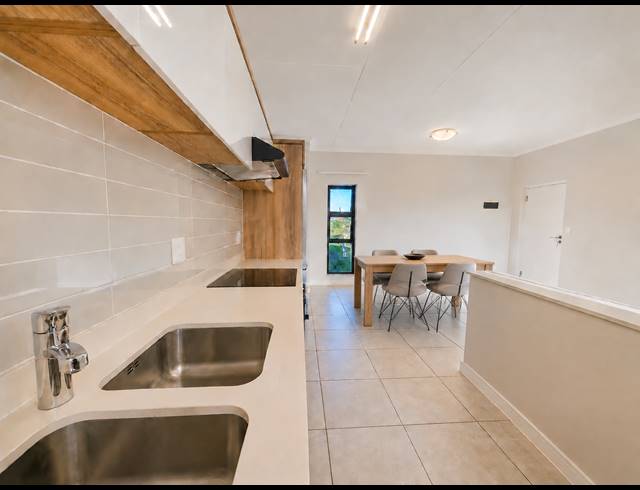 2 BEDROOM APARTMENT TO LET IN BALLITO CENTRAL
